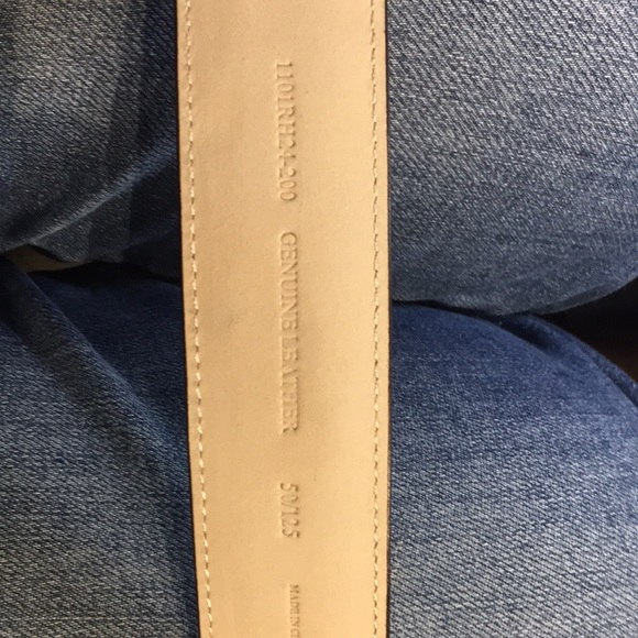 Handsome mahogany brown belt with brushed metal square buckle. - Picture 5 of 9